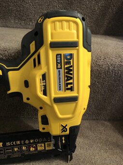Nová Aku hřebíkovačka DeWALT DCN680(bez bat. a nab.) - 8