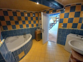 Výnimočný 3-izbový podkrovný byt priamo na Hlavnej ulici v K - 8