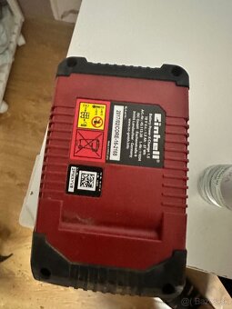 kosacky 2 ks , pila 1 ks, baterie vsetky ks - 8