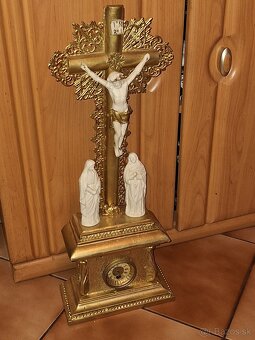 Starý oltár s hodinami - 8