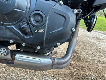 Honda hornet 750 - 8