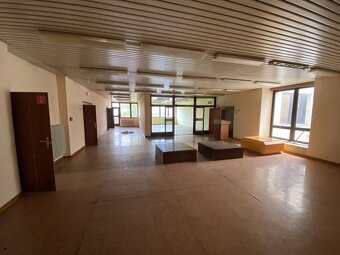 41827-Viacúčelová budova v centre Liptovského Mikuláša - 8