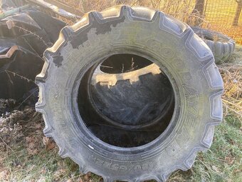 Gumy na traktor vlecku - 8