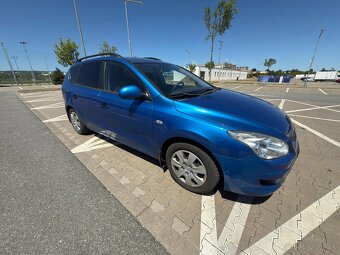 Hyundai i30 CW 1.6 CRDi – 2008 – 2 300 € - 8