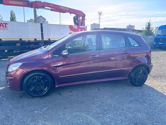 Mercedes Benz B180 - 8
