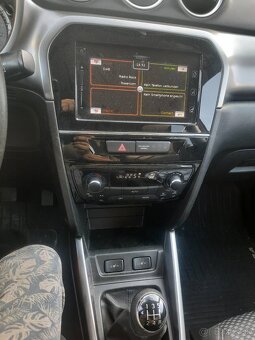 Suzuki Vitara 1.0 - 8