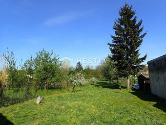 Starší rodinný dom s veľkým pozemkom 1301 m2 Štefanov - 8
