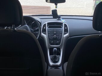 Opel Astra J SportsTourer - 8
