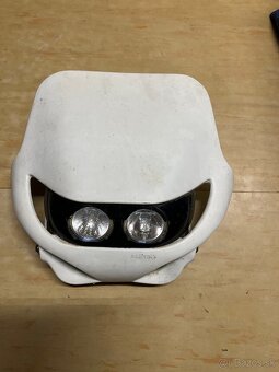 Blatníky a maska. - 8