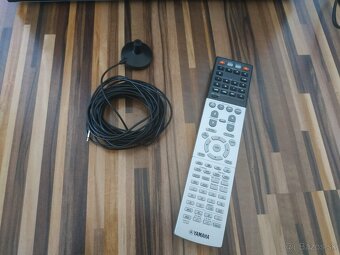 Predám 7.2 čierny AV receiver Yamaha RX-V 673 - 8