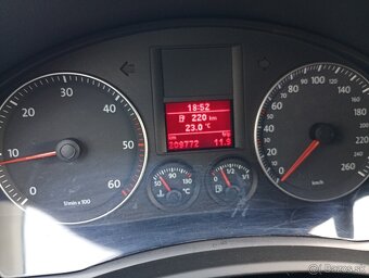 Predám Wolkswagen Golf 5 TDI Comfortline - 8