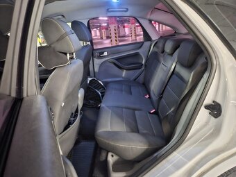 FORD FOCUS MK2 sedan 1.8 TDCI TITANIUM+ - 8