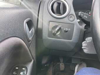 Ford Fusion 1.4 TDCI - 8