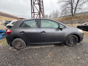 Toyota auris 2010 - 8