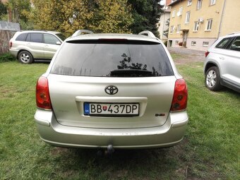 Toyota Avensis Combi - 8
