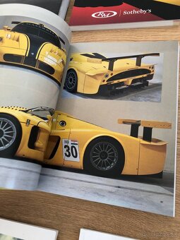 katalogy sothebys christies - 8