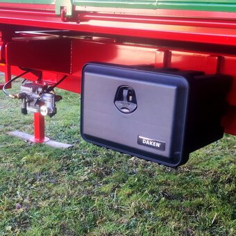 Vlečka, príves za traktor 5-tonový - 8