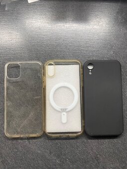 Iphone XR - 77% baterky - 8