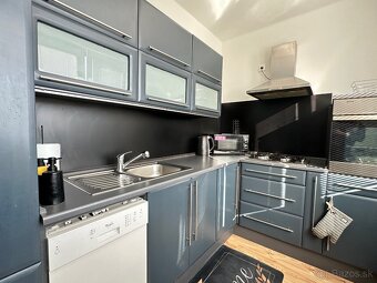 2 izbový byt s loggiou - sídlisko Tarča - 8