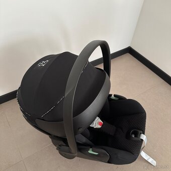 CYBEX Cloud T i-Size Urban Mobility Black - 8