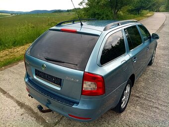 ŠKODA OCTAVIA COMBI II 2.0 TDI CR  XENON TOP 2012 - 8