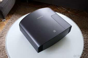 Projektor Sony VW260 4K v čiernej farbe - 8