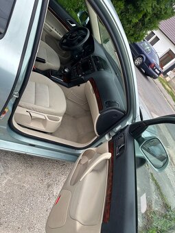 Škoda Octavia combi 2.0 - 8