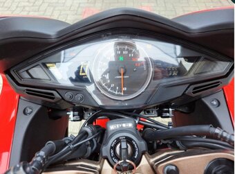 Honda VFR 800 F, posledny model 2014-2021,kup SR, minimum km - 8