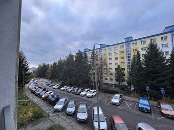 Prenájom 1i v 3izbovom byte - 8