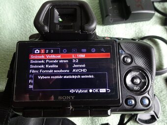 Predám jap. SONY SLT-A55V s objektívom, nabíjačkou, atď... - 8