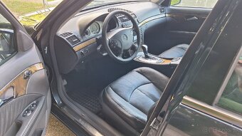 Mercedes-Benz W211 - 8