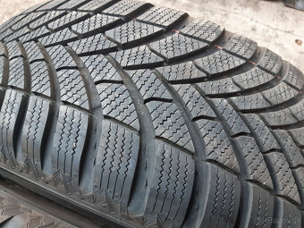 215/65 R17 -zimné - 8
