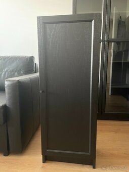 Rohová knižnica IKEA Billy so sklenými dvierkami - 8