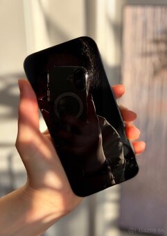 Iphone 16- 128 GB - 8