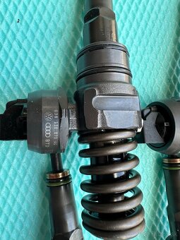 Trysky vstrekovac 038130073ag 1.9tdi 77kw bxe bkc bjb bru - 8