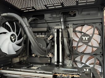 i3 12100F\16GB\RX 7800XT\SSD\850W Zdr - 8