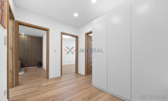 PREDAJ krásneho priestranného 3 izbového bytu v srdci Žiliny - 8