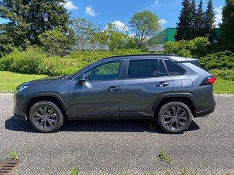 TOYOTA RAV4 2,0 129kW - 8