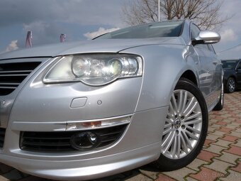 Volkswagen Passat Variant 3.2 V6 Highline 4-Motion DSG - 8