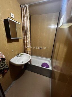TOP 2 izbový byt s balkónom a výťahom, s pekným výhľadom v B - 8
