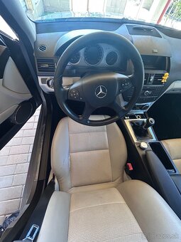 Mercedes-Benz C320 - 8