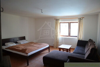 Gazdovský sen na dosah – kamenný dom s 3,4 ha na polosamot - 8