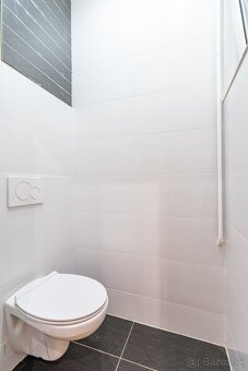 Priestranný 2-izbový byt po kompletnej rekonštrukcii v centr - 8