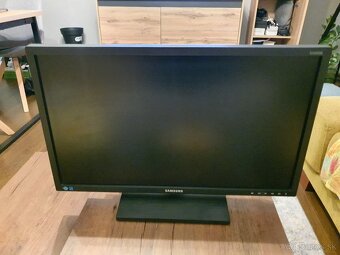 Lenovo V520 - 8