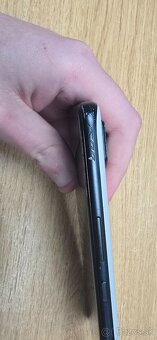 Predám asus rog Phone 6 16GB/512GB - 8