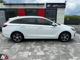 Hyundai i30 CW 1.6 CRDi Family, v Záruke, Pôvodný lak, SR - 8
