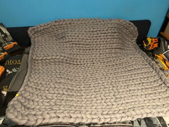 Ručne pletená deka z hrubej vlny – nová, sivá farba - 8