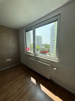 Ponúkame 2-izbový byt na predaj v skvelej lokalite mesta Hlo - 8