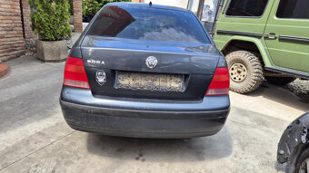 Volkswagen Bora 1,6i 74kw - 8