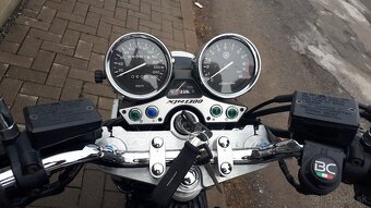 Yamaha XJR 1300 - 8